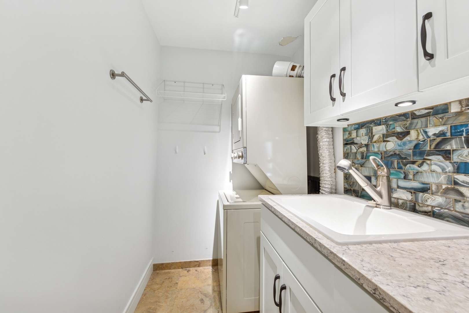110 E Delaware Place Unit: 1804
