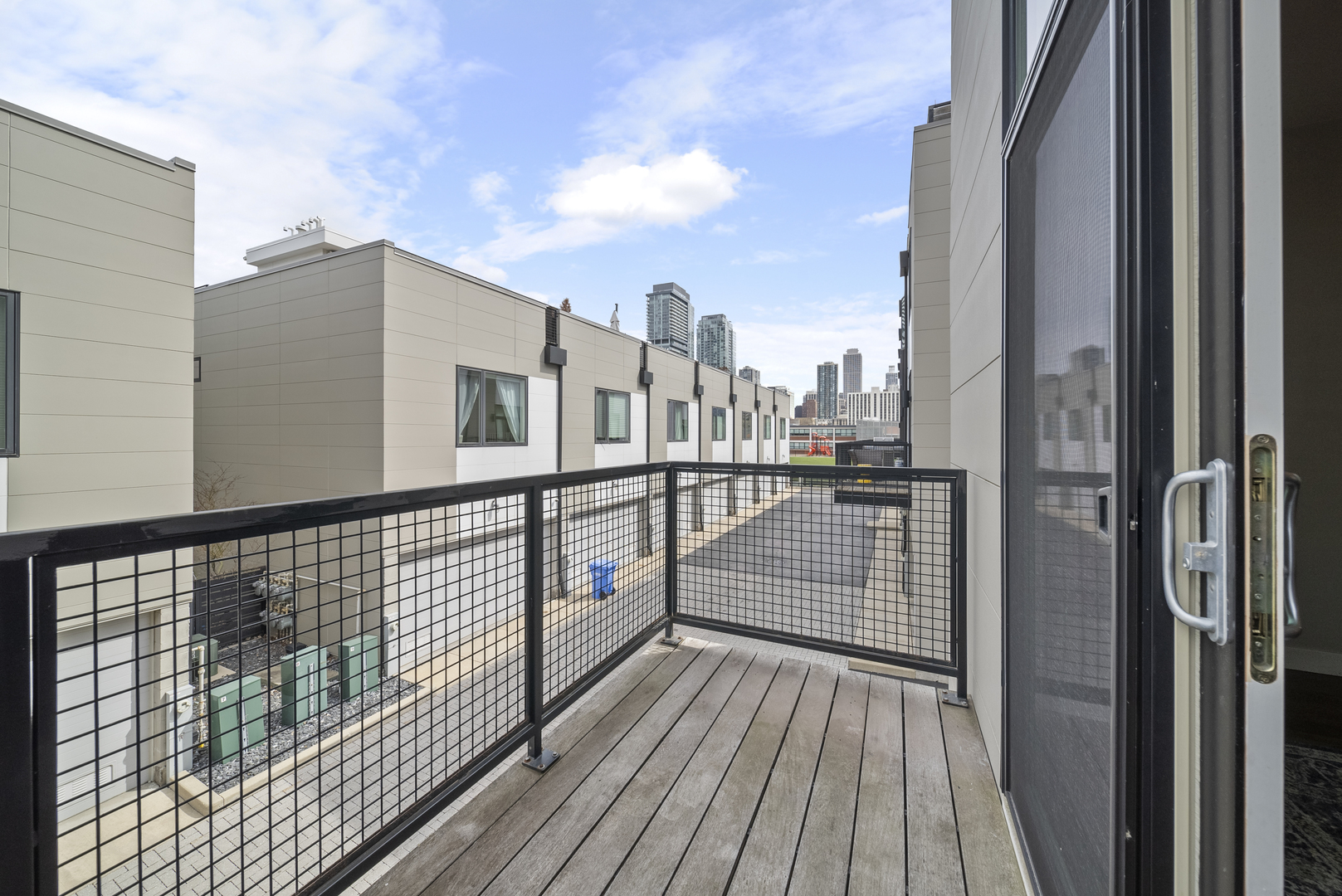 448 W Oak Street