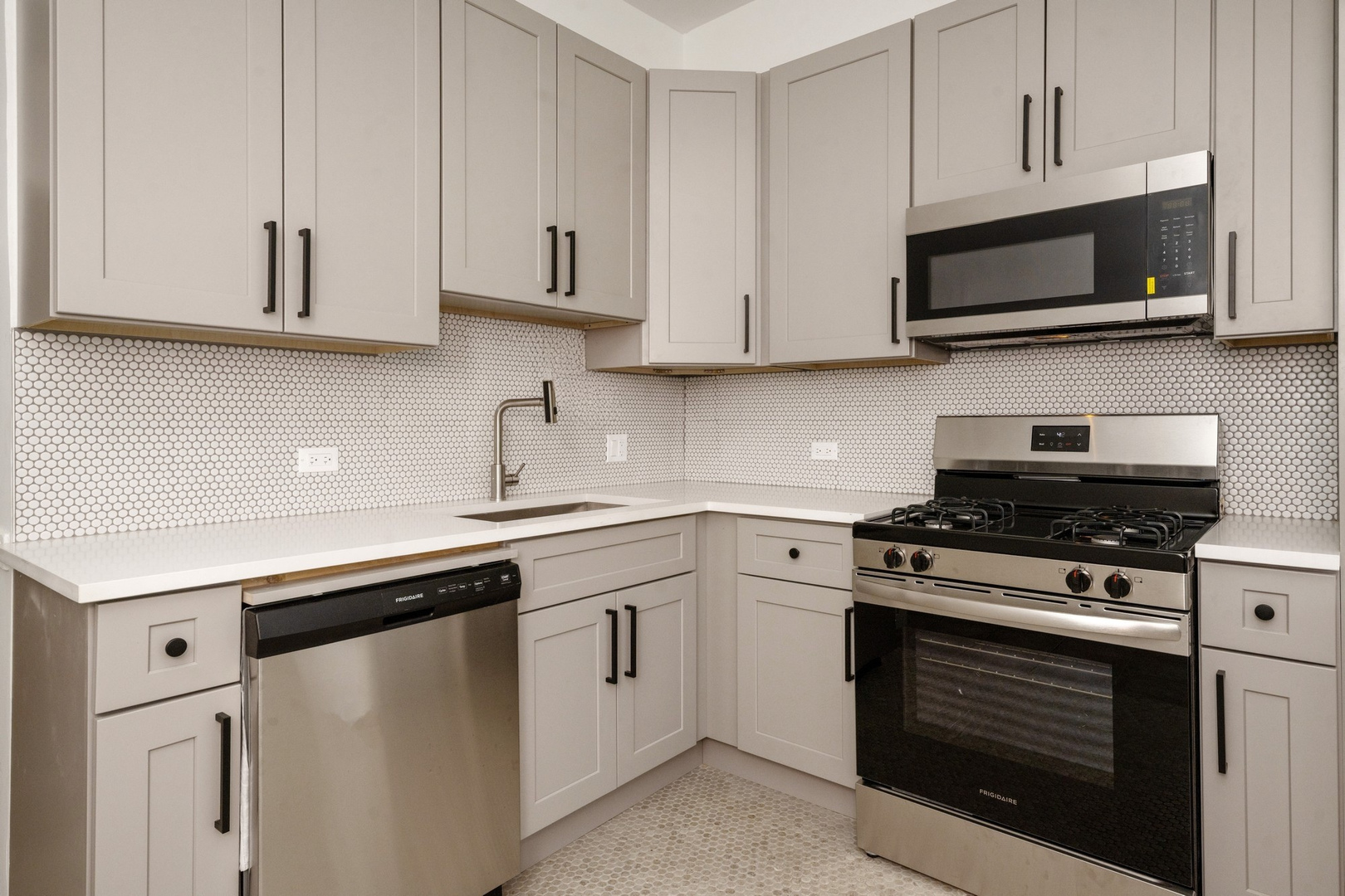 2346 W Thomas Street Unit: 2R