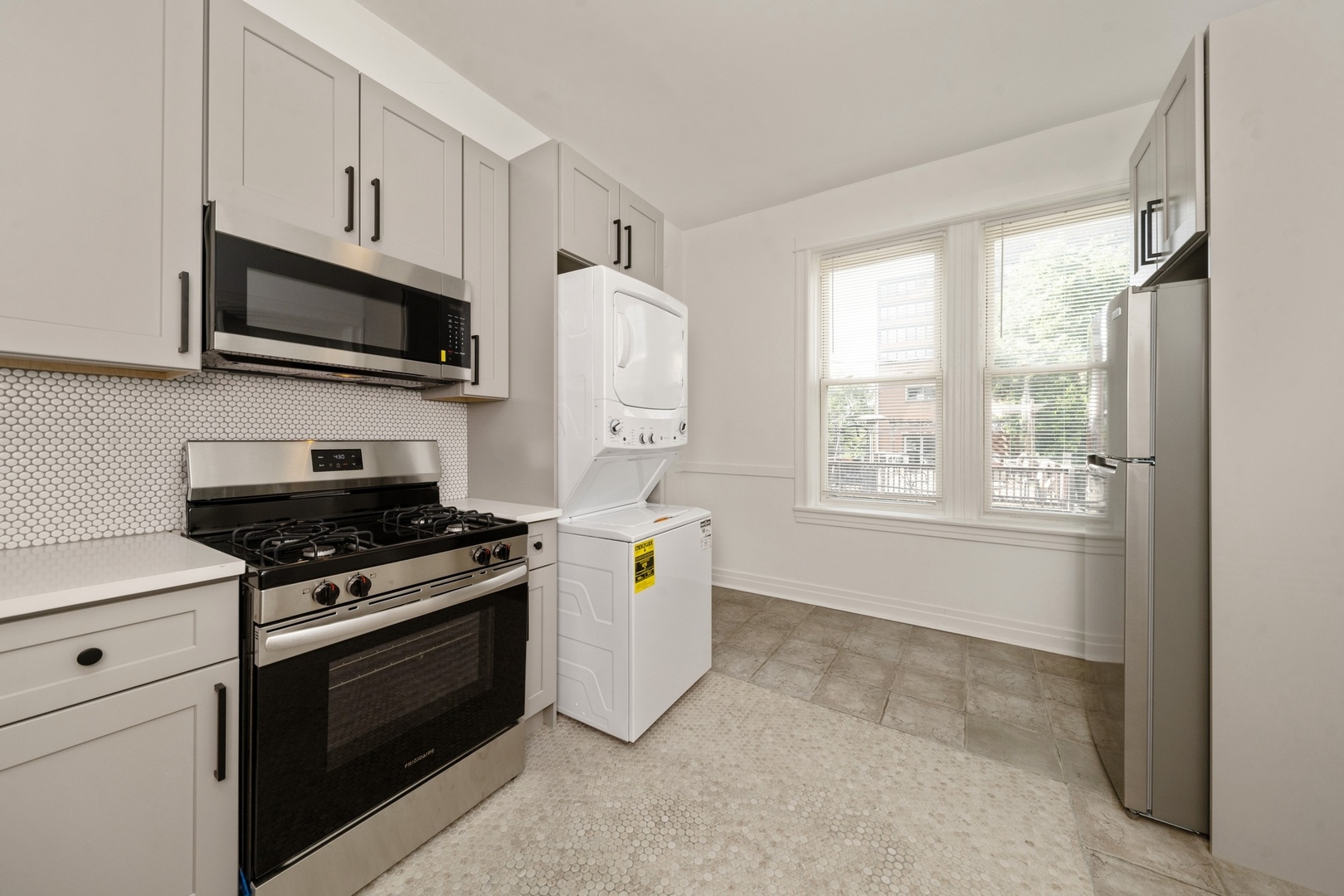 2346 W Thomas Street Unit: 2R