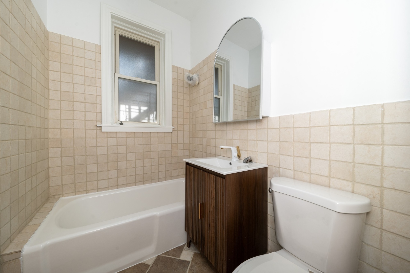 2346 W Thomas Street Unit: 2R