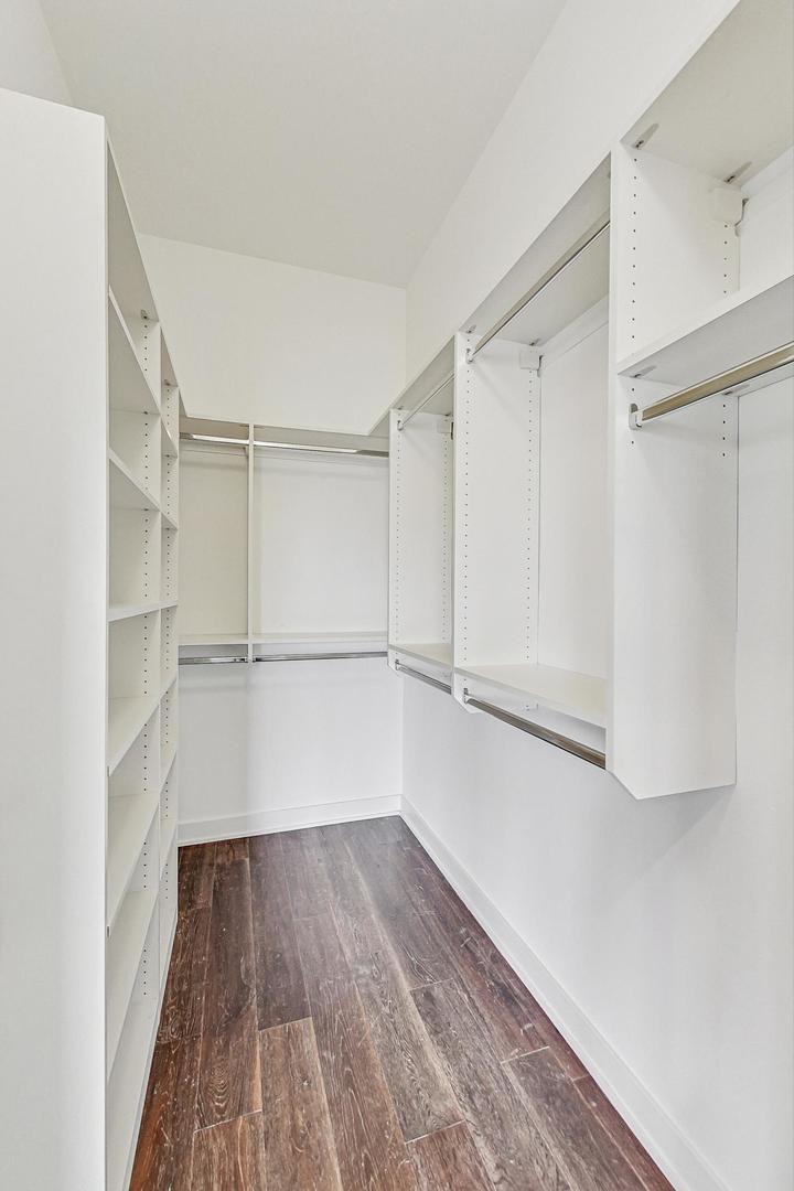 1611 N Hermitage Avenue Unit: 403