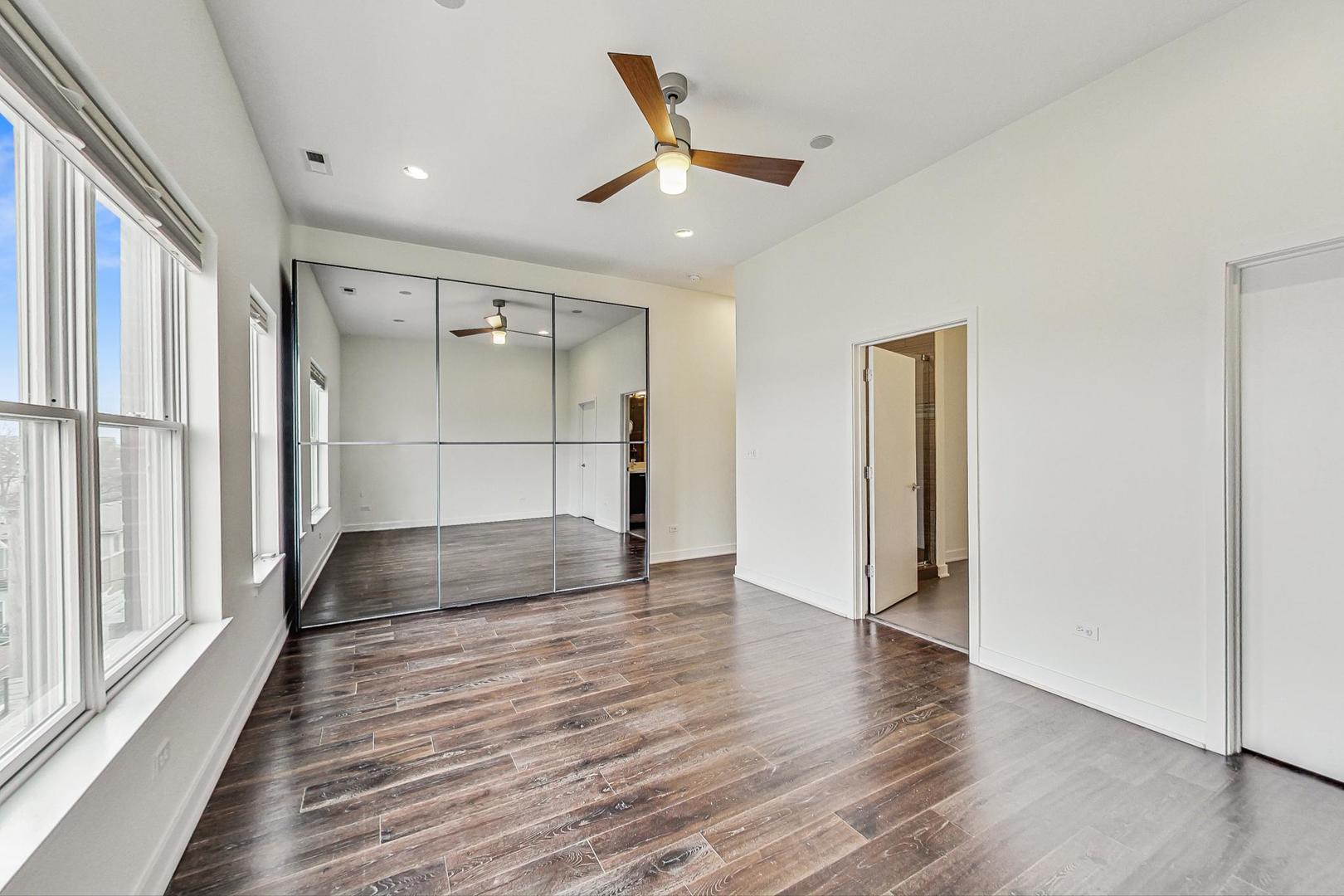 1611 N Hermitage Avenue Unit: 403