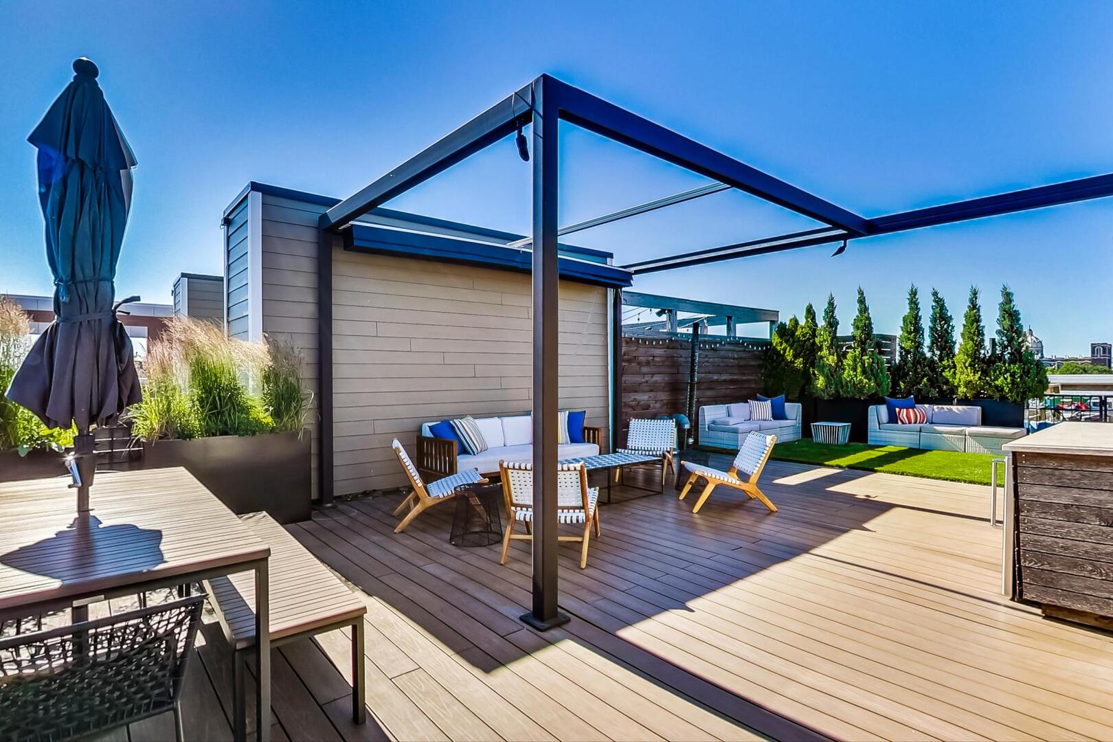 1611 N Hermitage Avenue Unit: 403