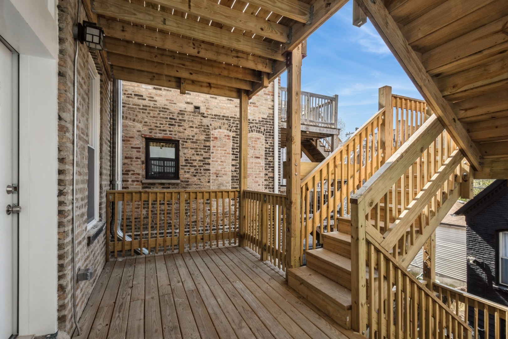 1518 N Elk Grove Avenue Unit: 2