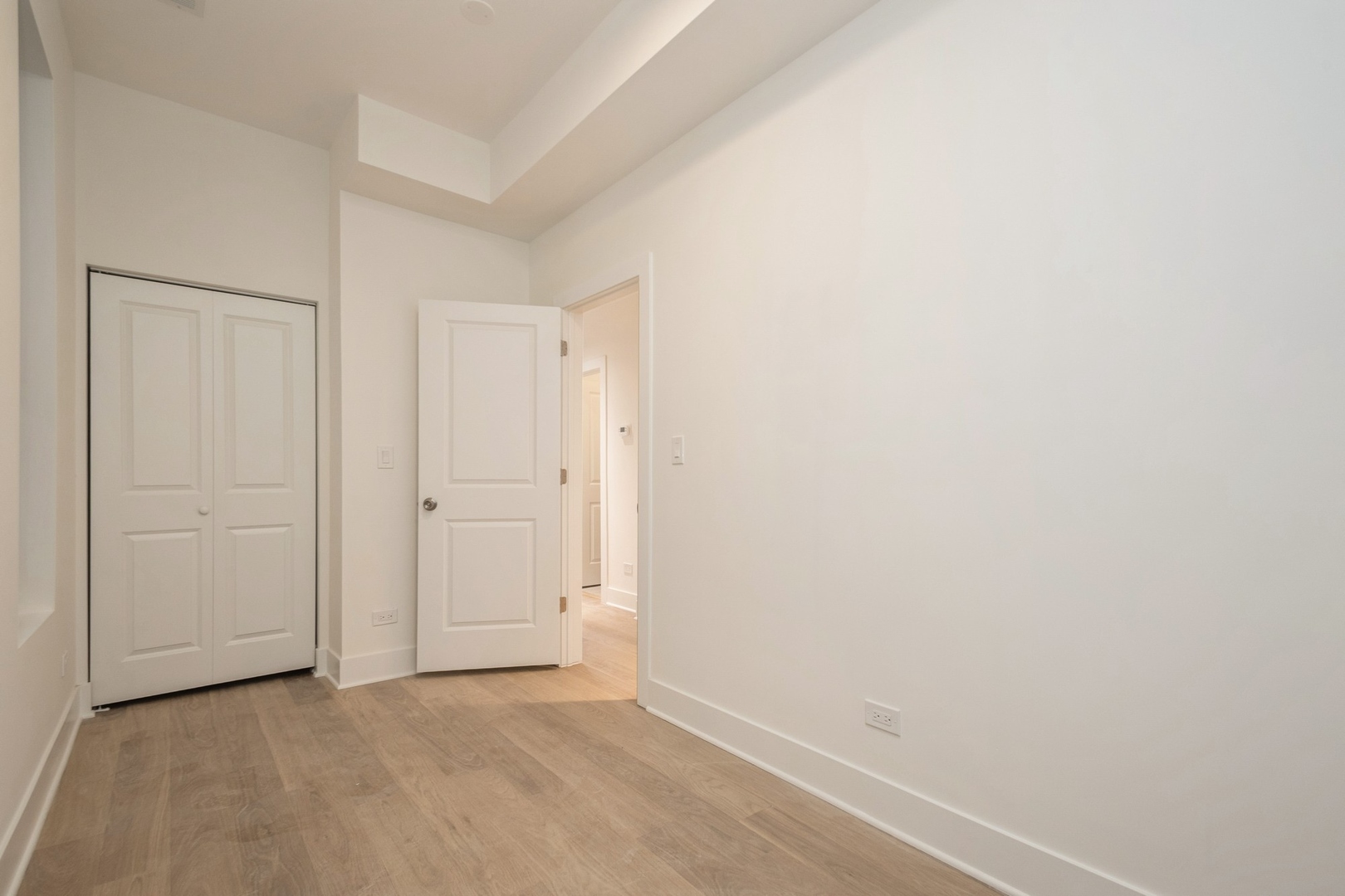 1518 N Elk Grove Avenue Unit: 2