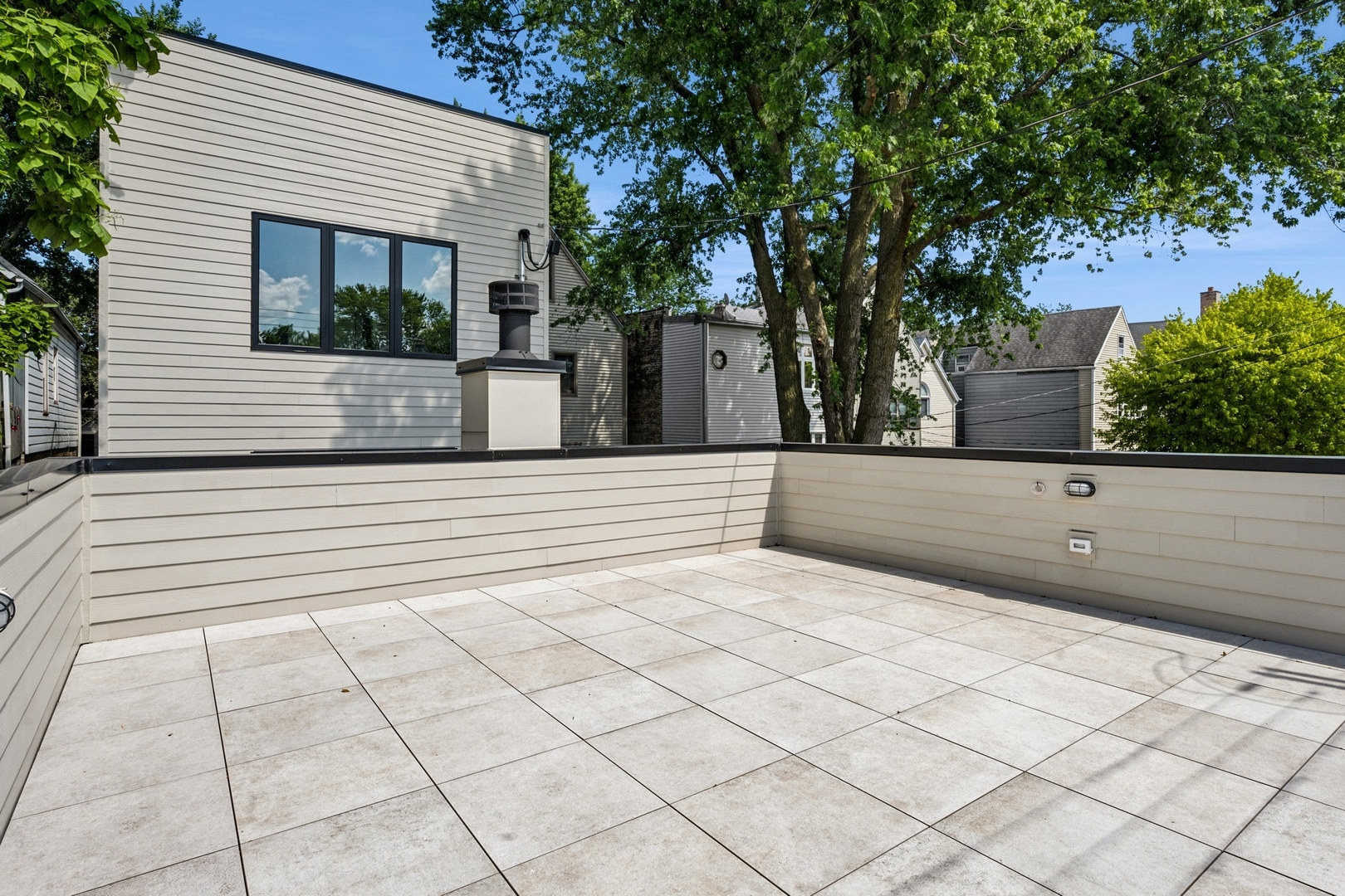 3452 N Bell Avenue