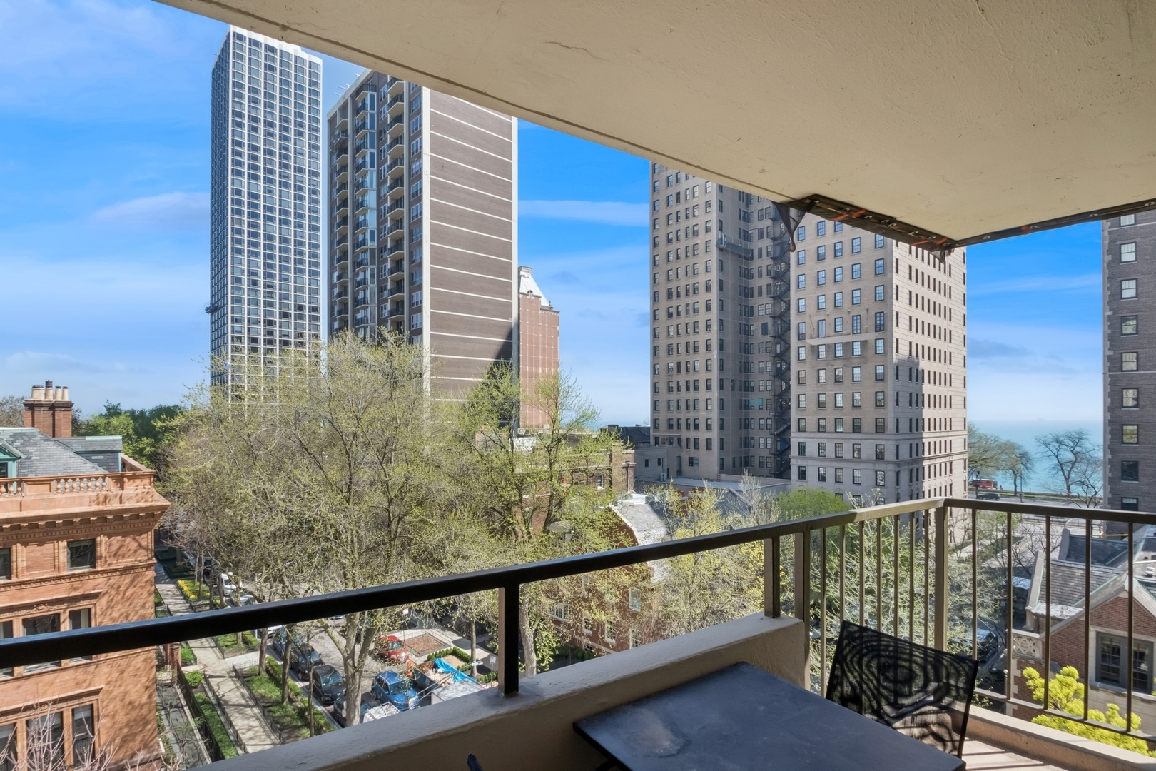 1450 N ASTOR Street Unit: 8A