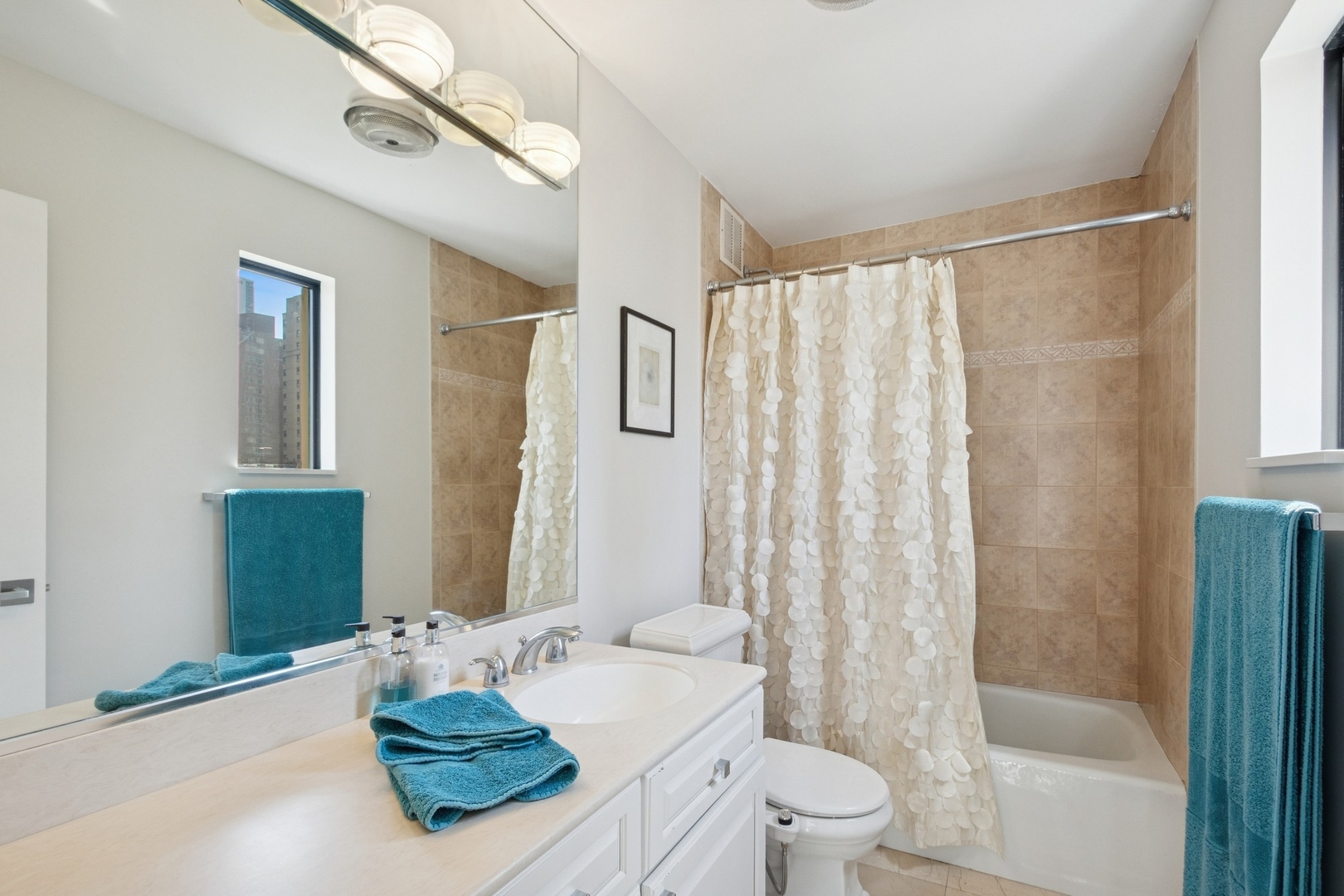 1450 N ASTOR Street Unit: 8A