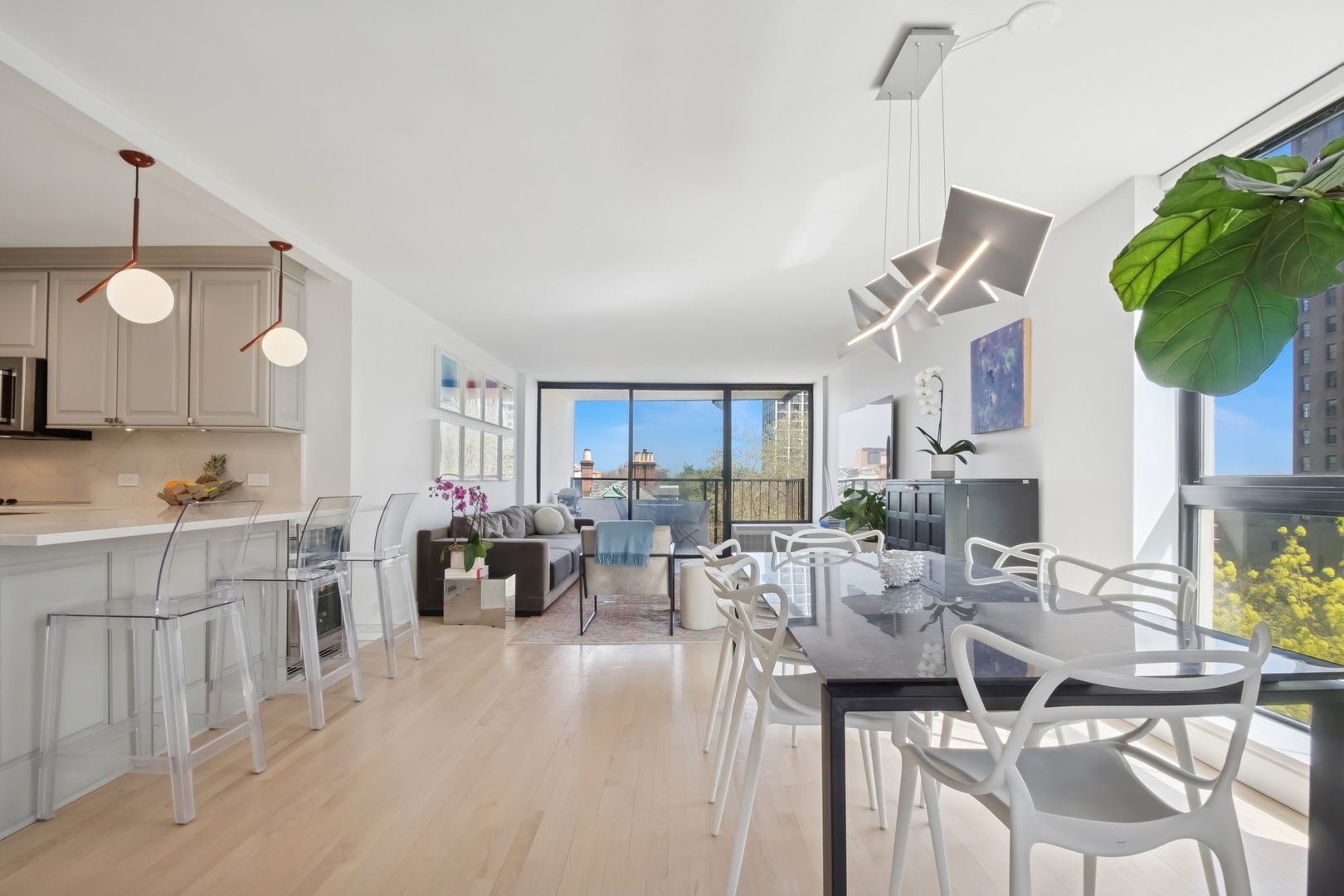 1450 N ASTOR Street Unit: 8A