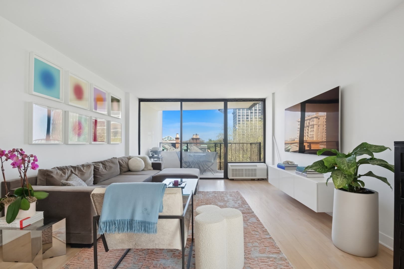 1450 N ASTOR Street Unit: 8A