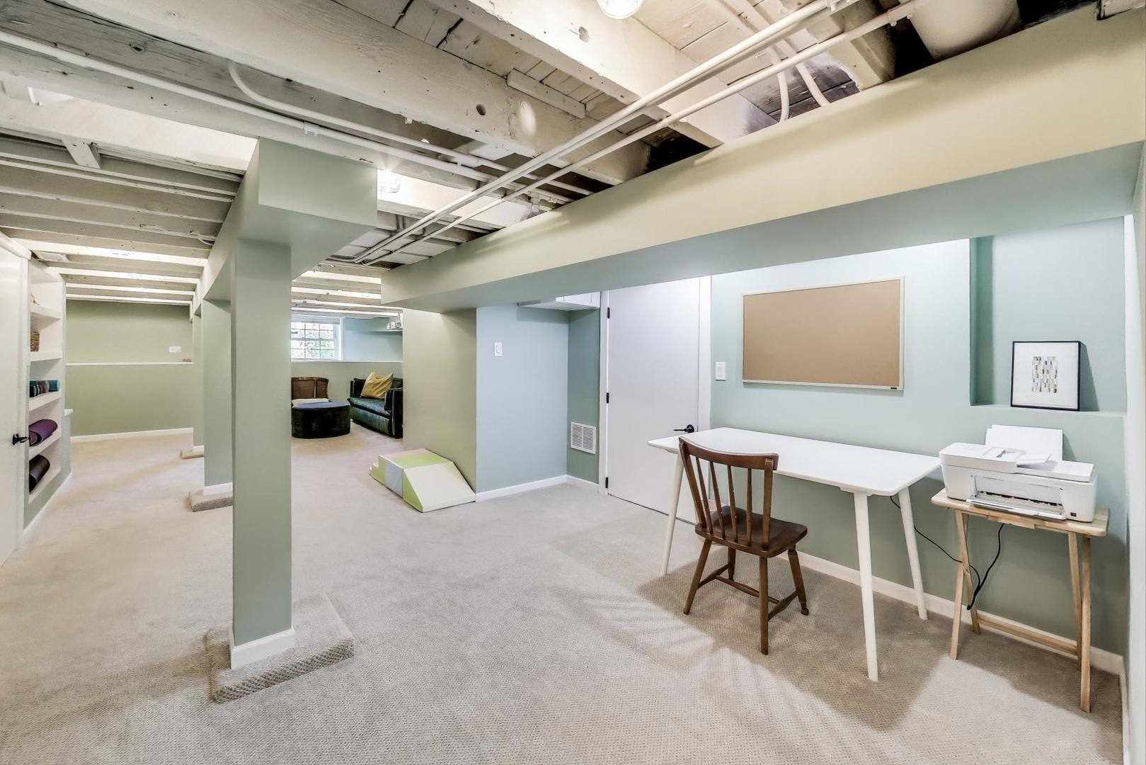 3719 W SHAKESPEARE Avenue