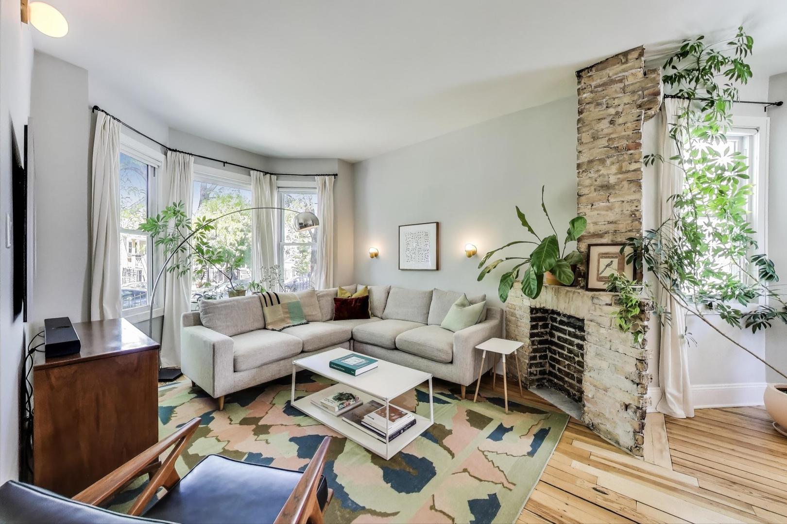 3719 W SHAKESPEARE Avenue