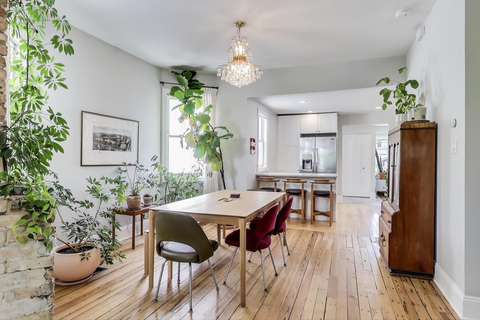 3719 W SHAKESPEARE Avenue