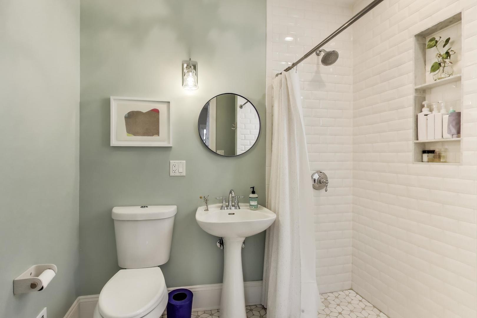 3719 W SHAKESPEARE Avenue