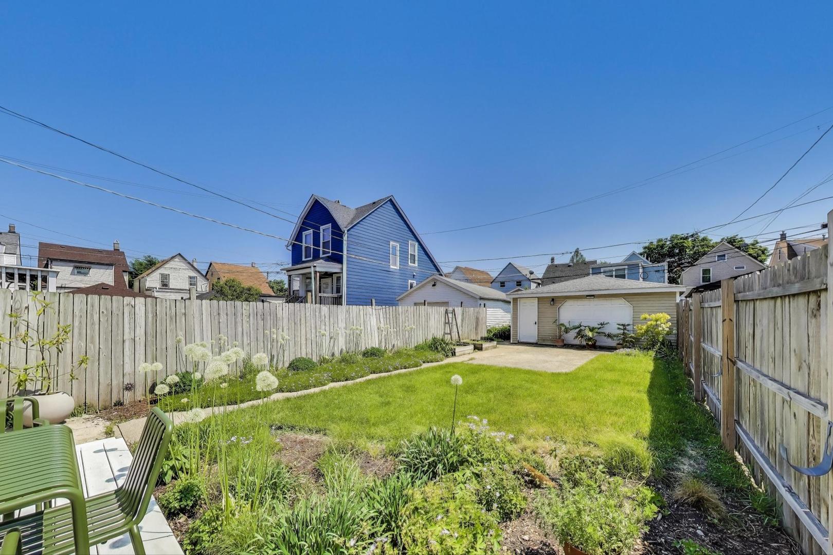 3719 W SHAKESPEARE Avenue