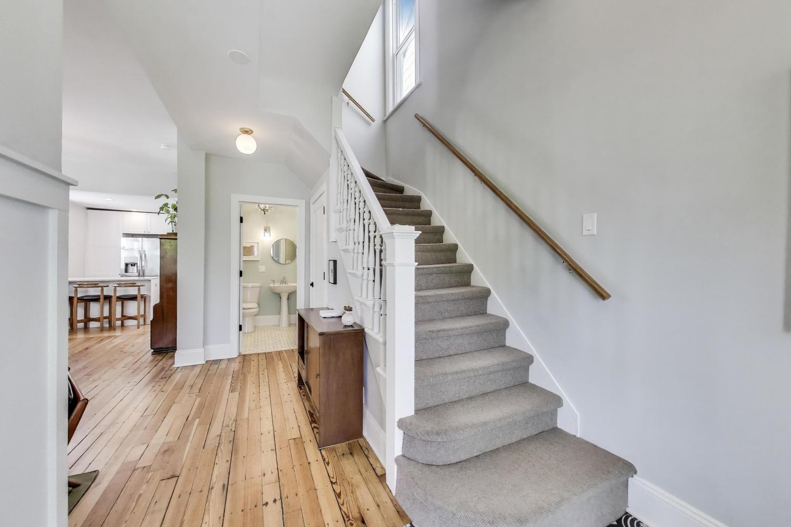 3719 W SHAKESPEARE Avenue