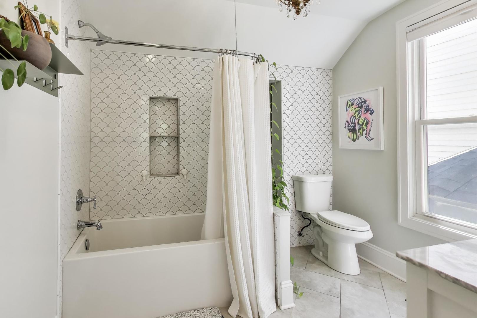 3719 W SHAKESPEARE Avenue