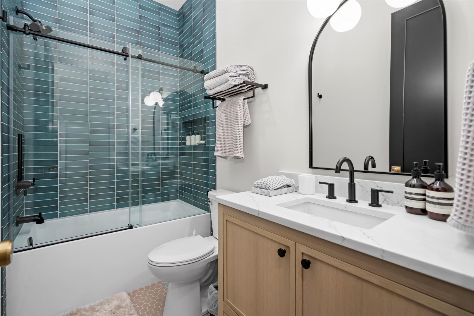 2021 W Erie Street Unit: 1