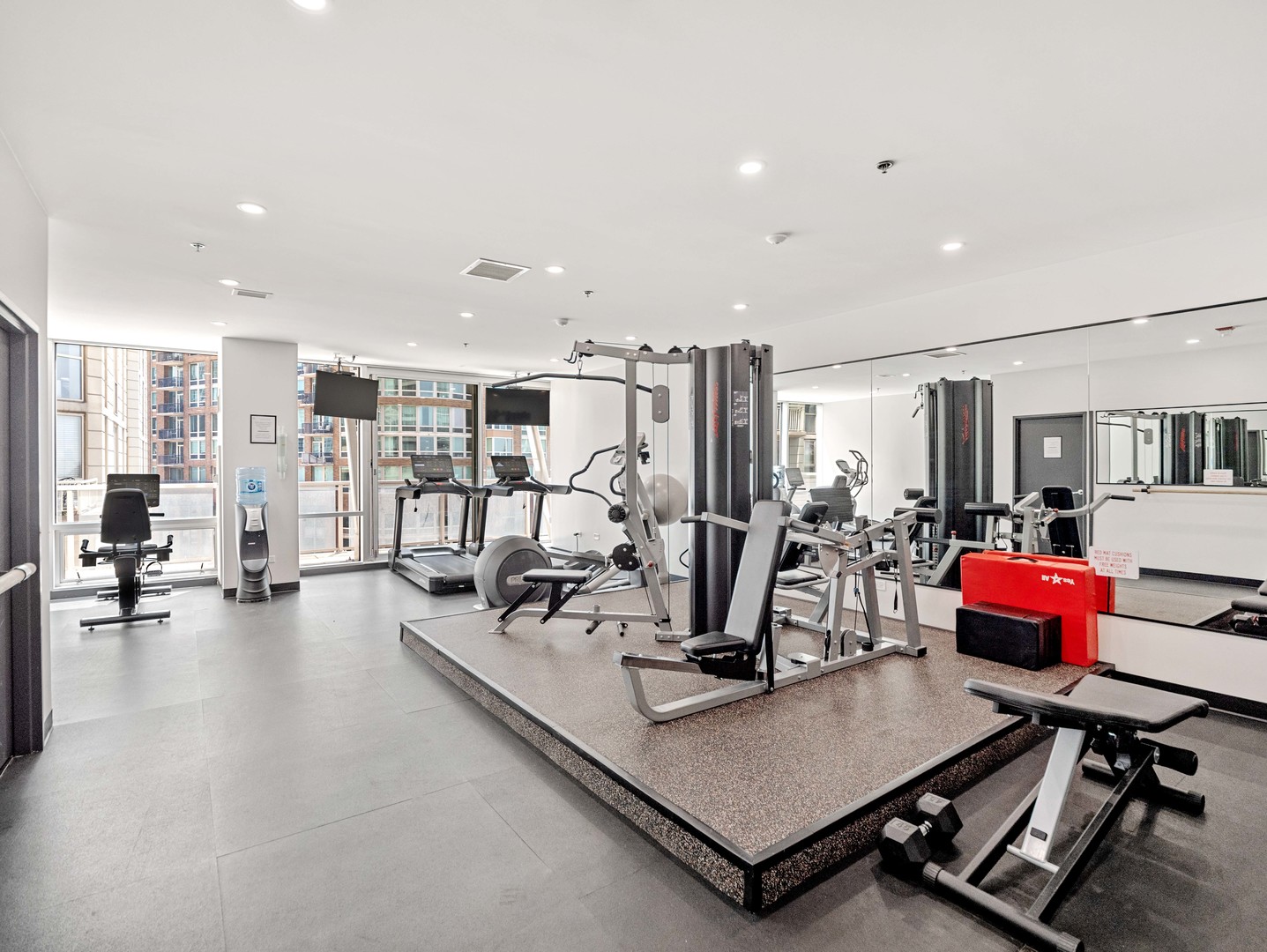 653 N KINGSBURY Street Unit: 1707