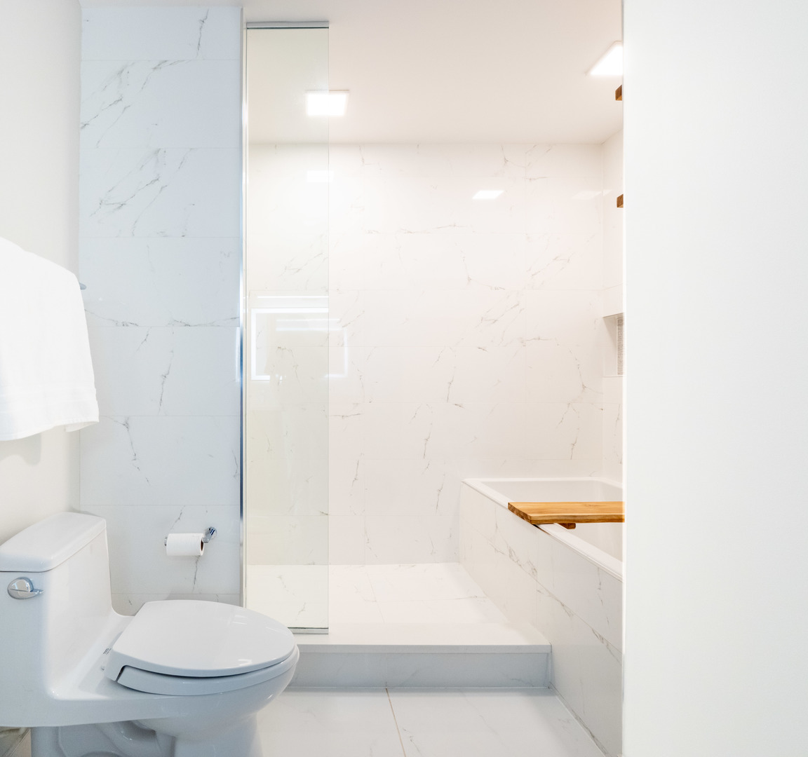 653 N KINGSBURY Street Unit: 1707