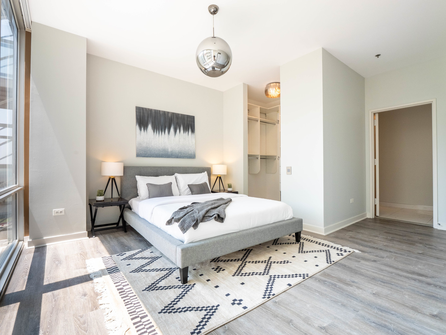 653 N KINGSBURY Street Unit: 1707