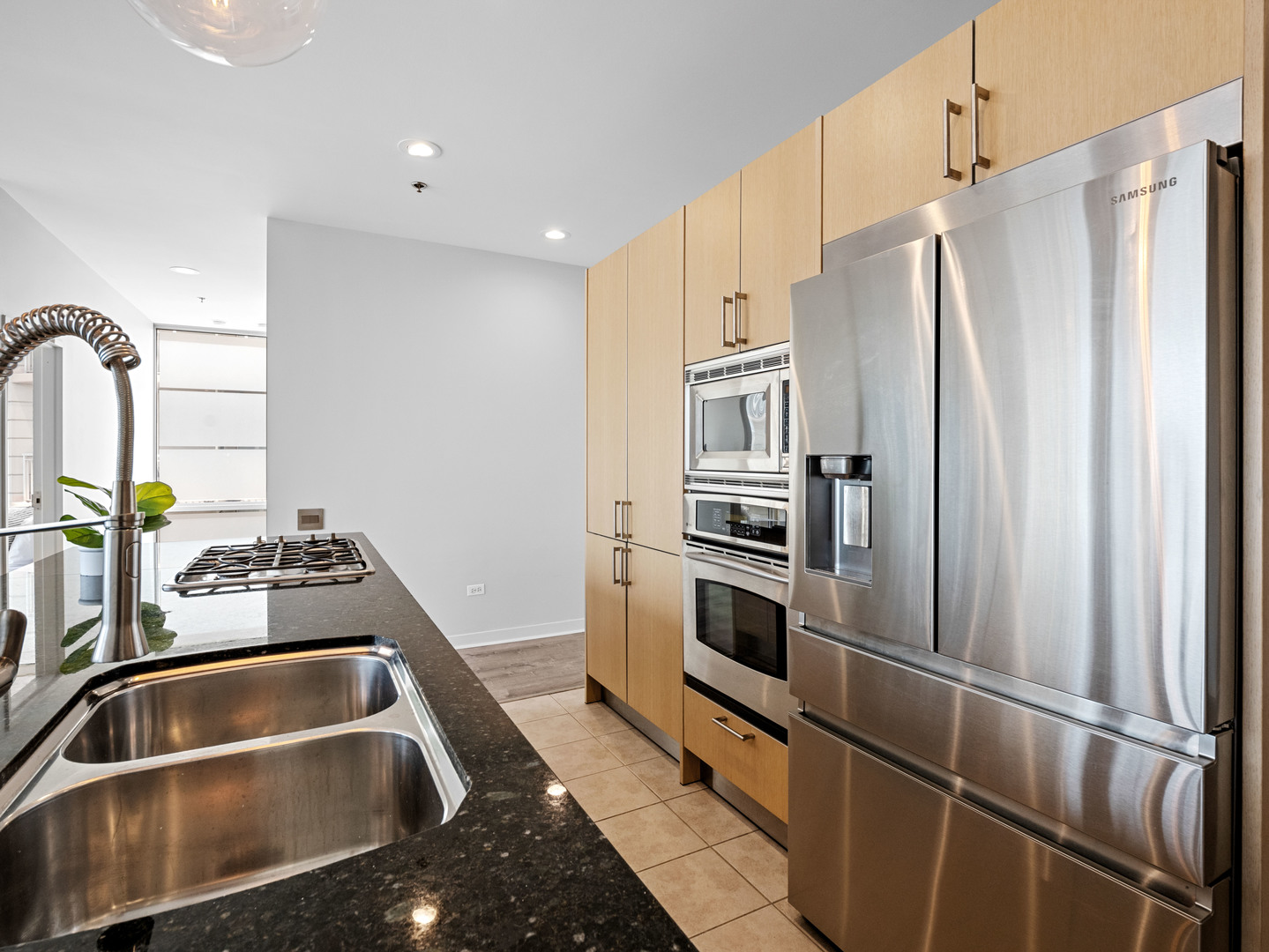 653 N KINGSBURY Street Unit: 1707