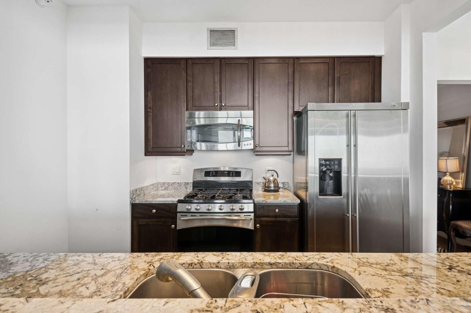 1201 S PRAIRIE Avenue Unit: 4204