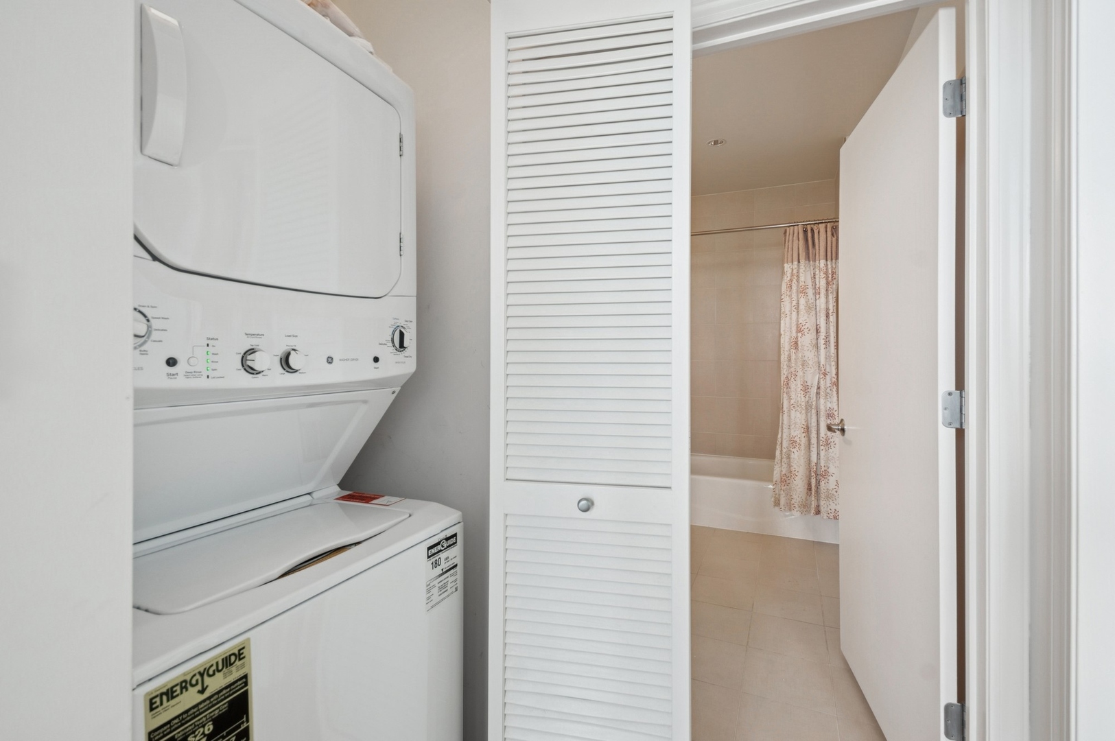 1201 S PRAIRIE Avenue Unit: 4204