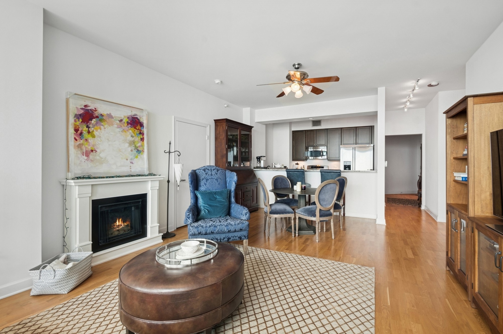 1201 S PRAIRIE Avenue Unit: 4204