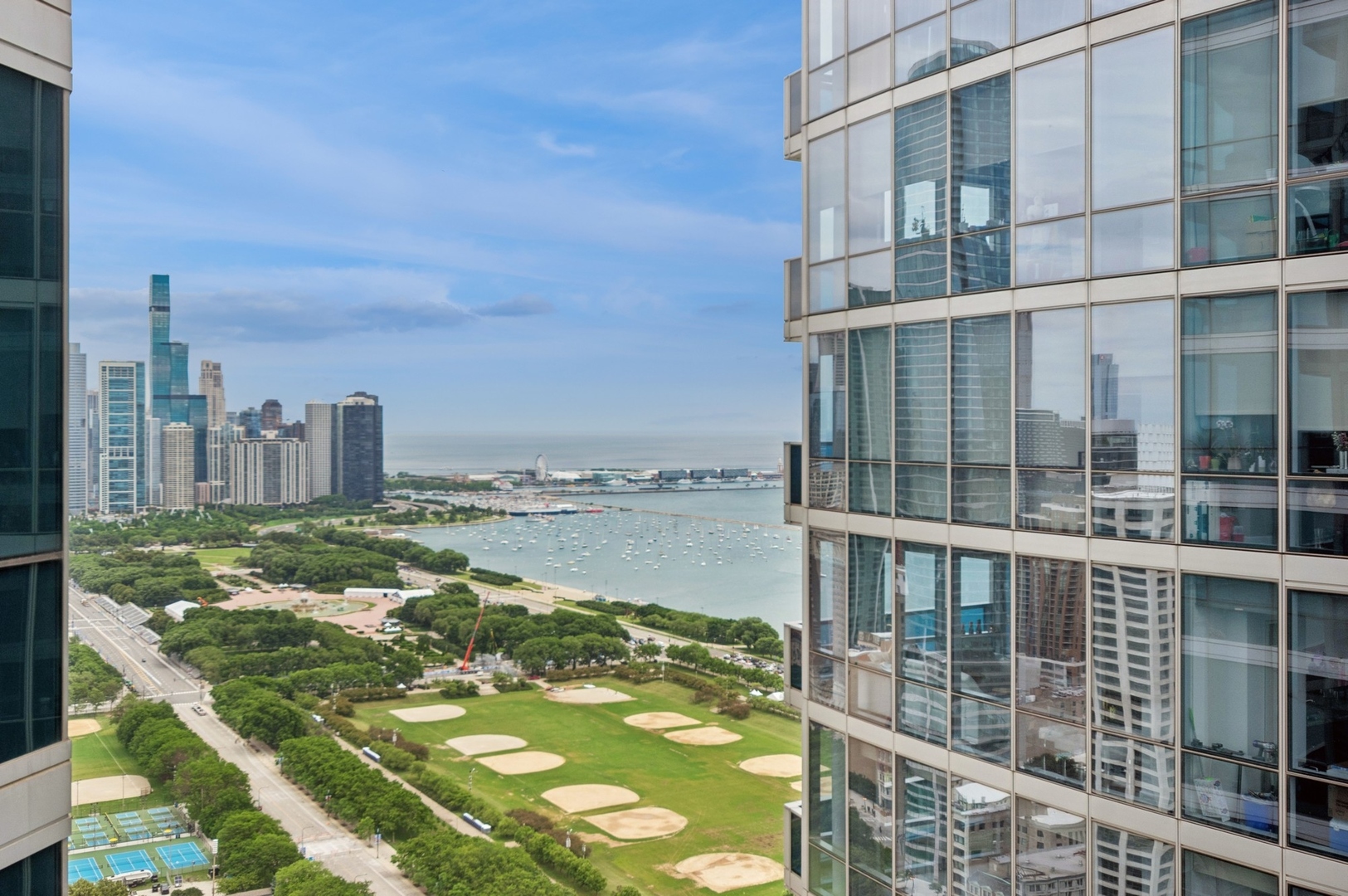 1201 S PRAIRIE Avenue Unit: 4204