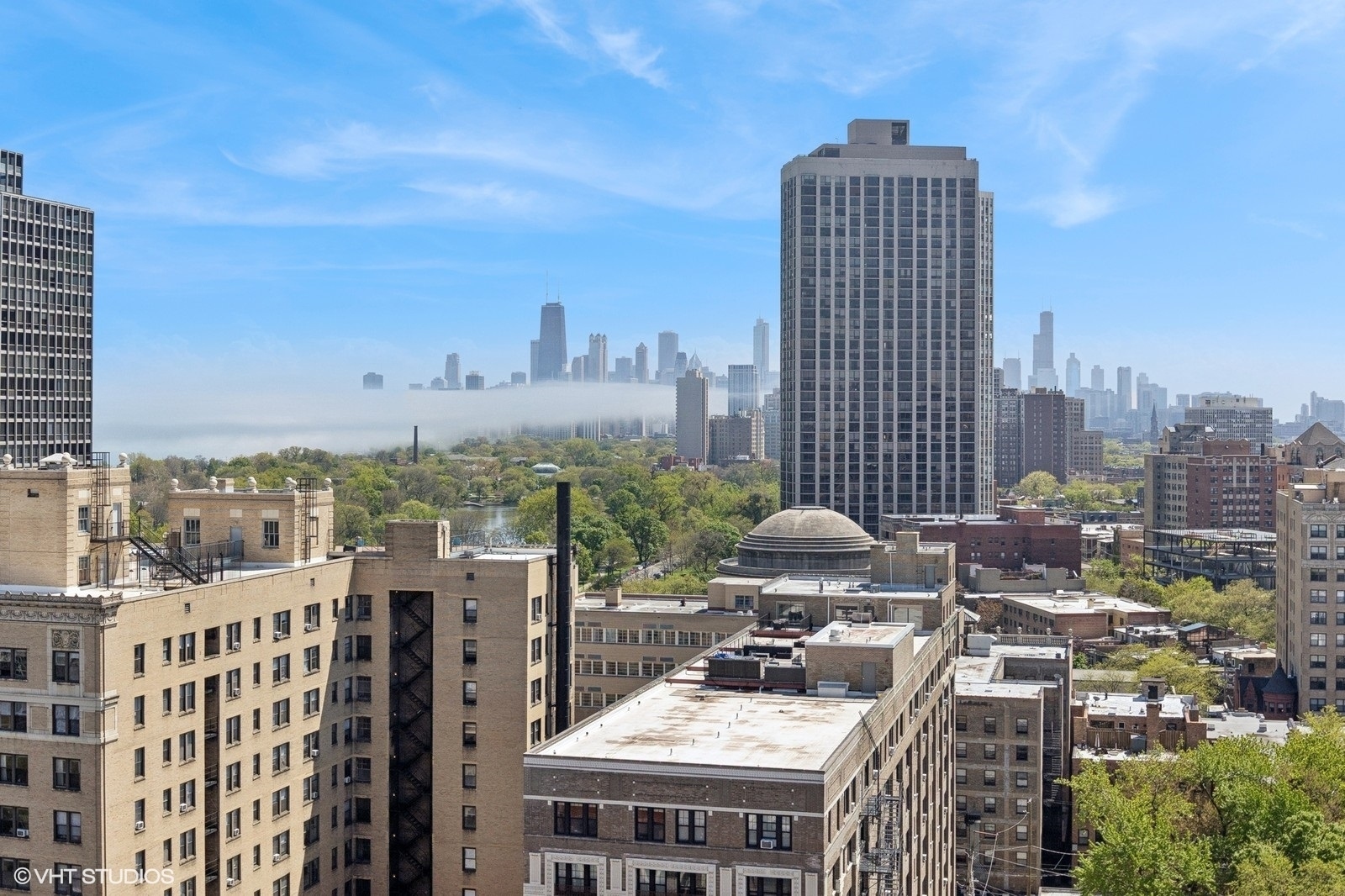 431 W OAKDALE Avenue Unit: 8D