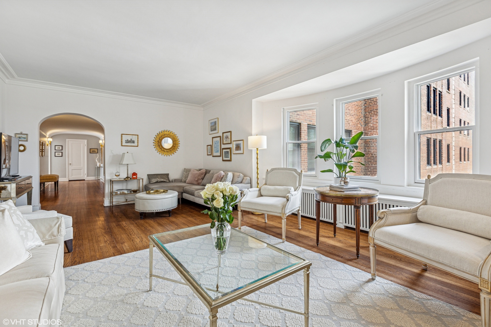 431 W OAKDALE Avenue Unit: 8D