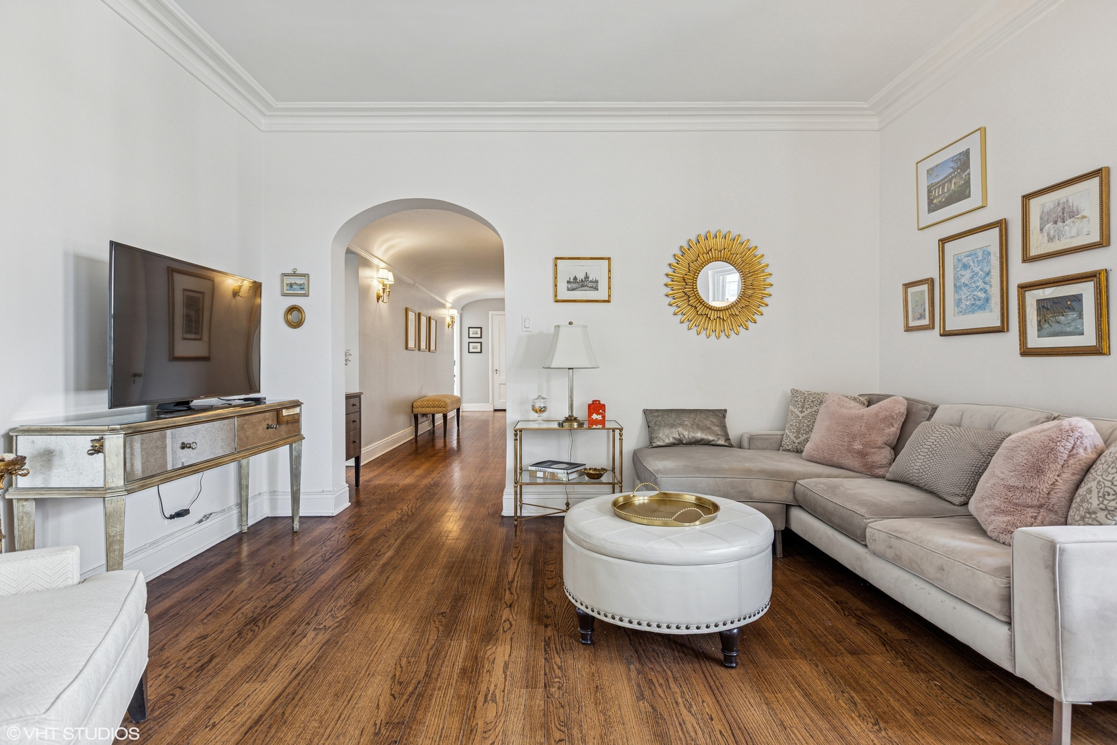 431 W OAKDALE Avenue Unit: 8D