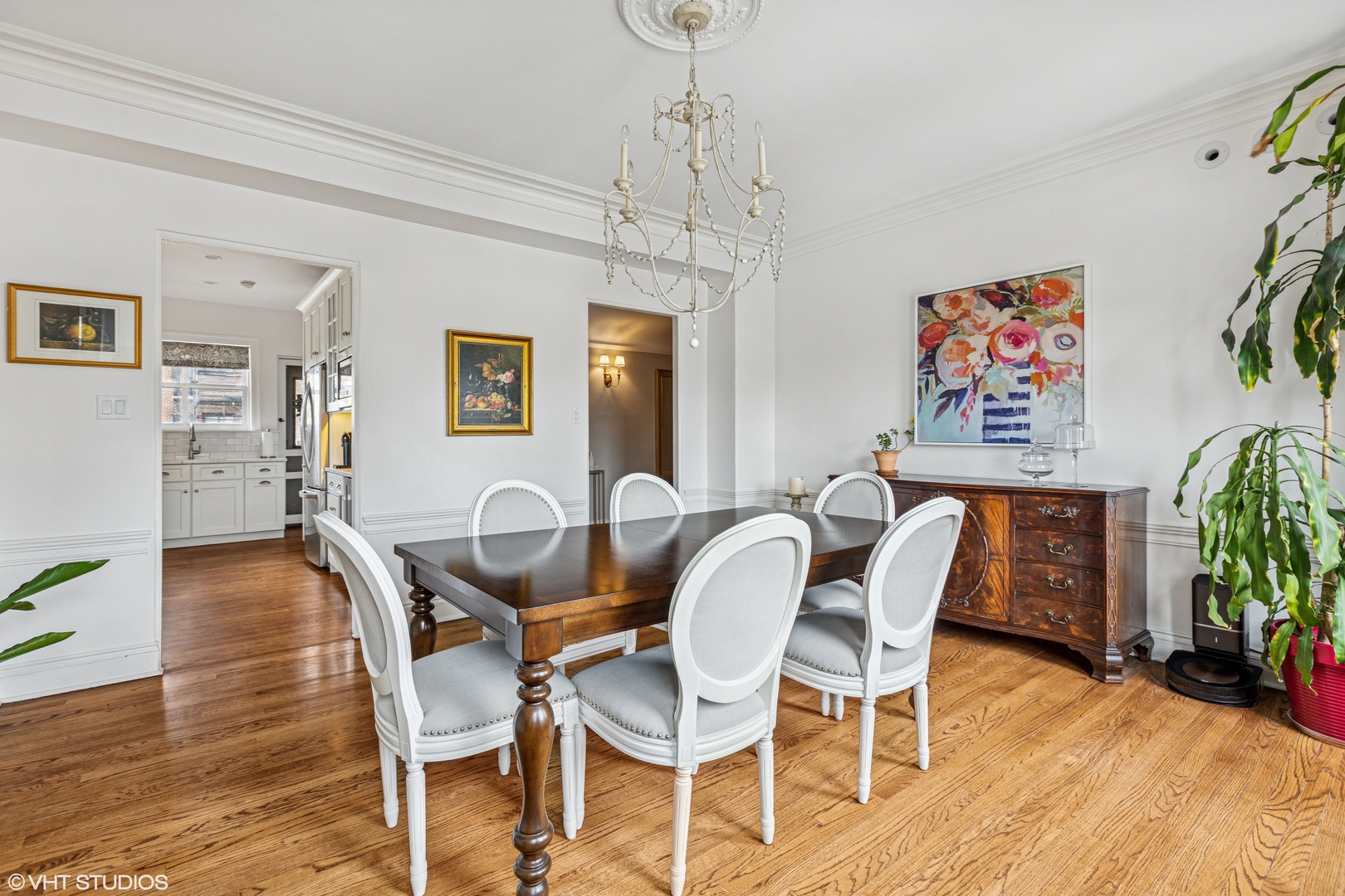 431 W OAKDALE Avenue Unit: 8D