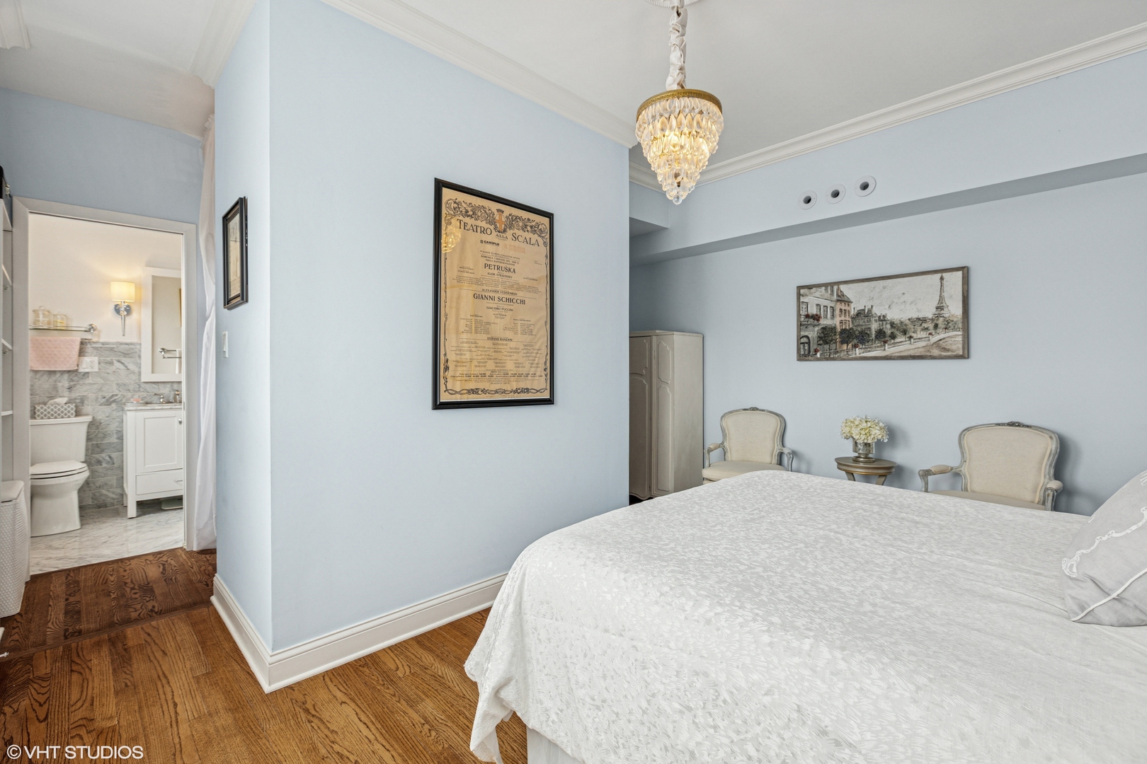 431 W OAKDALE Avenue Unit: 8D