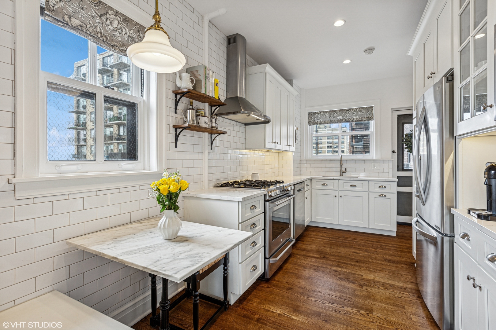 431 W OAKDALE Avenue Unit: 8D