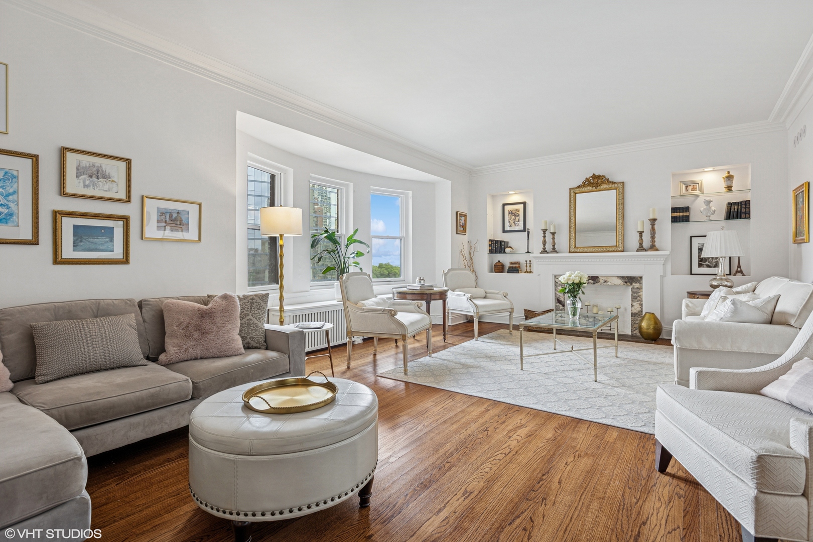 431 W OAKDALE Avenue Unit: 8D