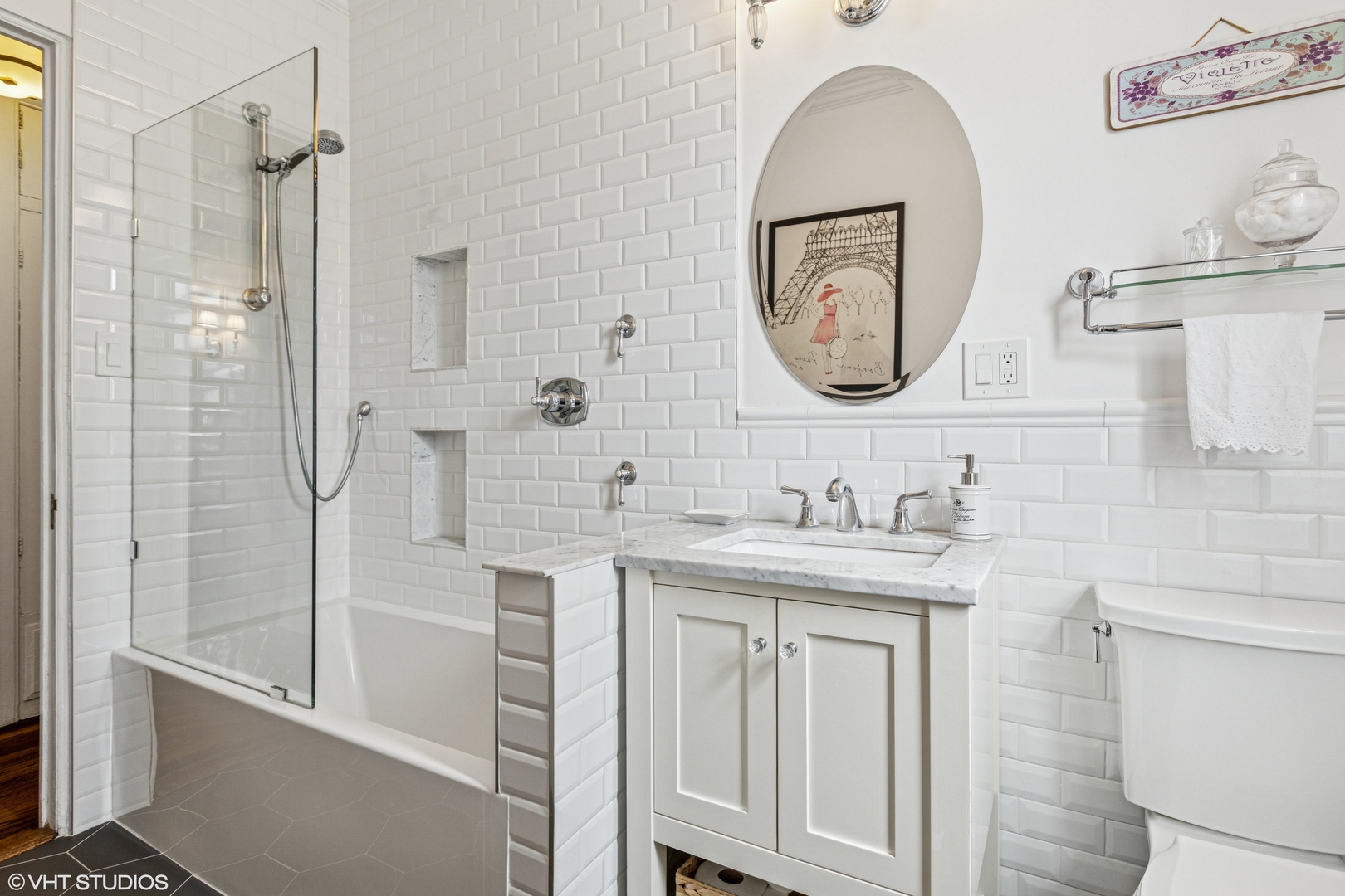 431 W OAKDALE Avenue Unit: 8D