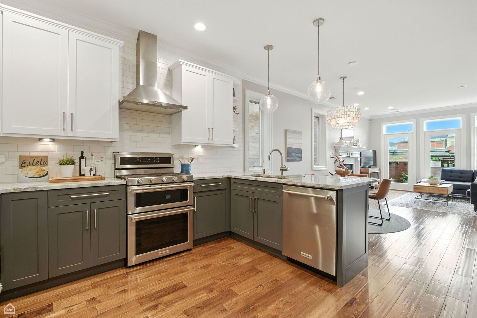 1031 W Monroe Street Unit: 4