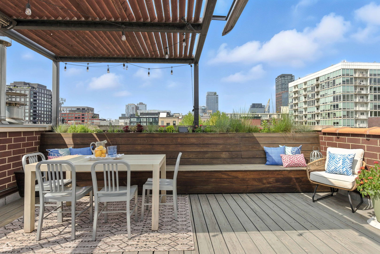 1031 W Monroe Street Unit: 4