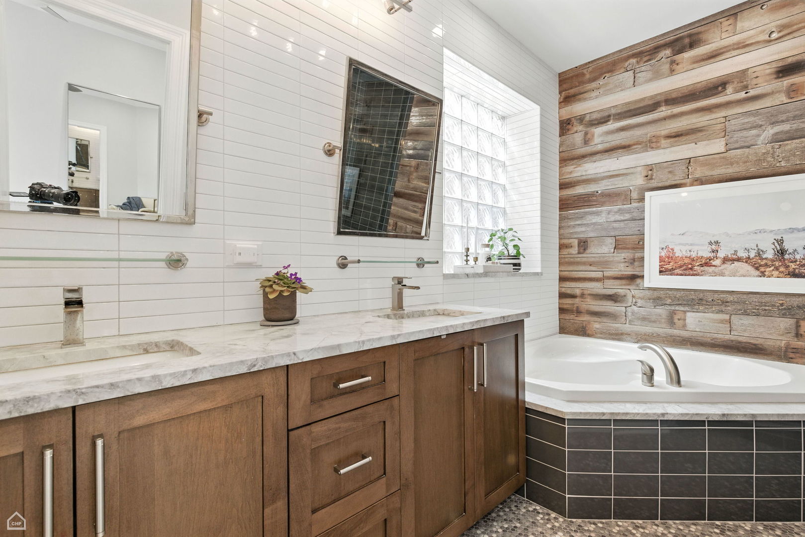 1031 W Monroe Street Unit: 4
