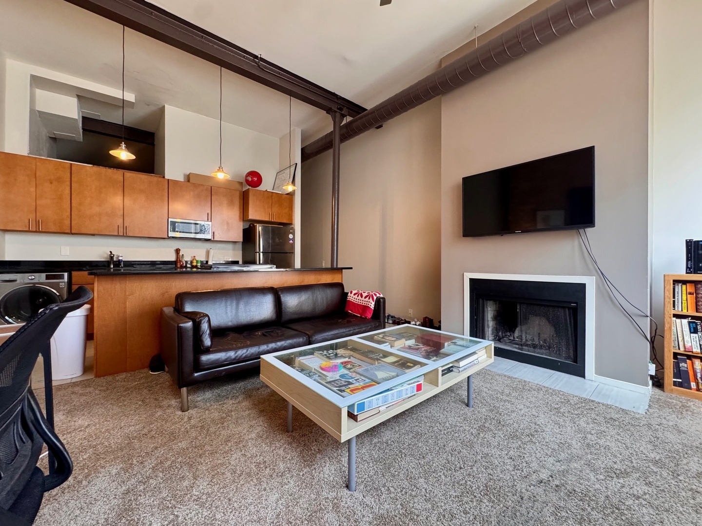 3159 N SEMINARY Avenue Unit: 202