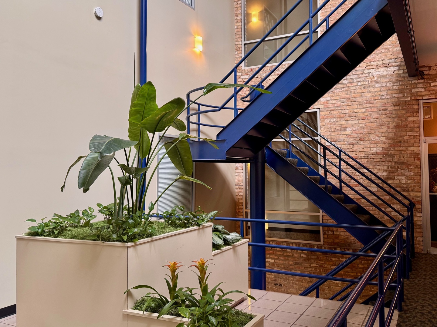 3159 N SEMINARY Avenue Unit: 202