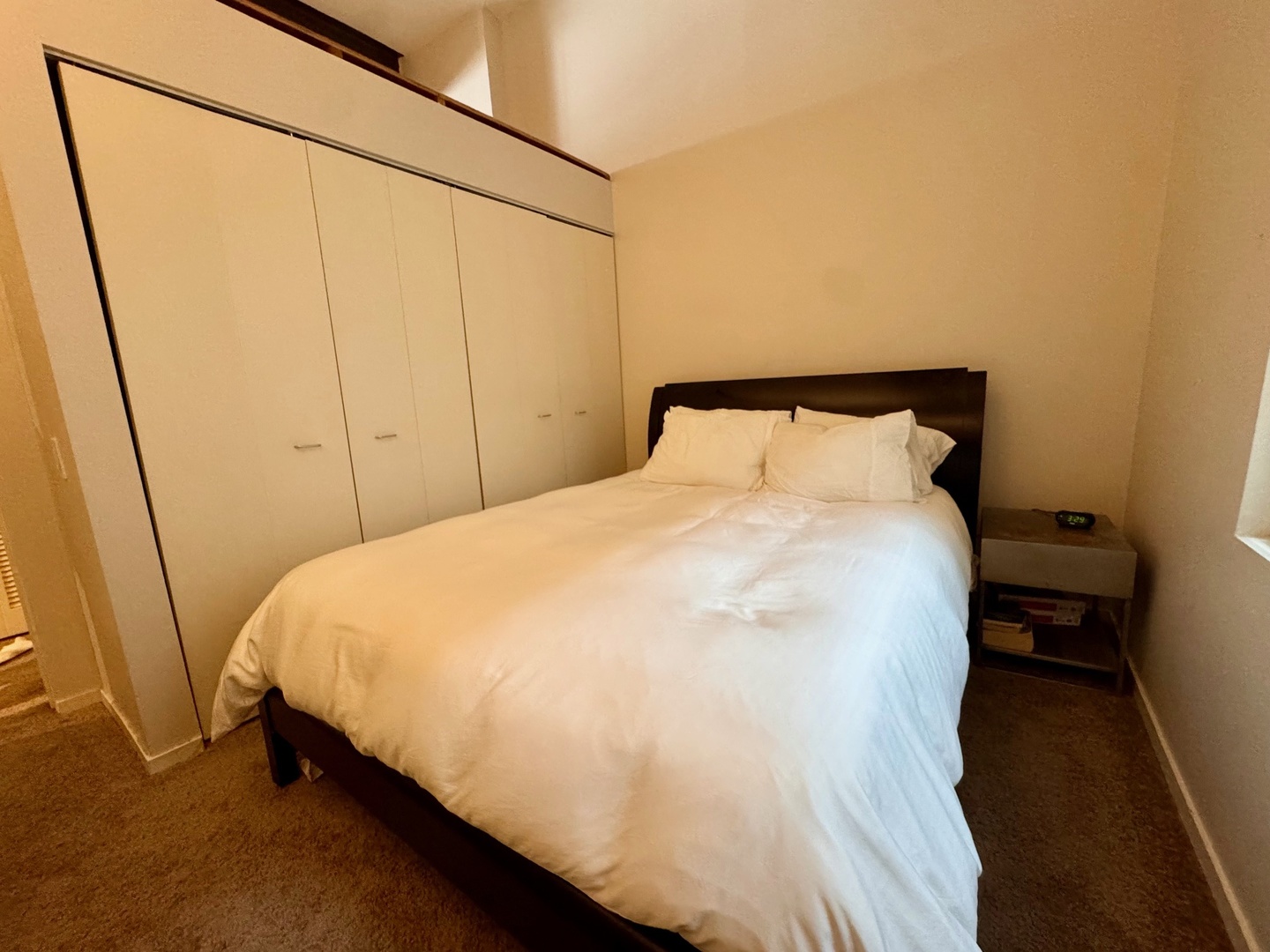 3159 N SEMINARY Avenue Unit: 202