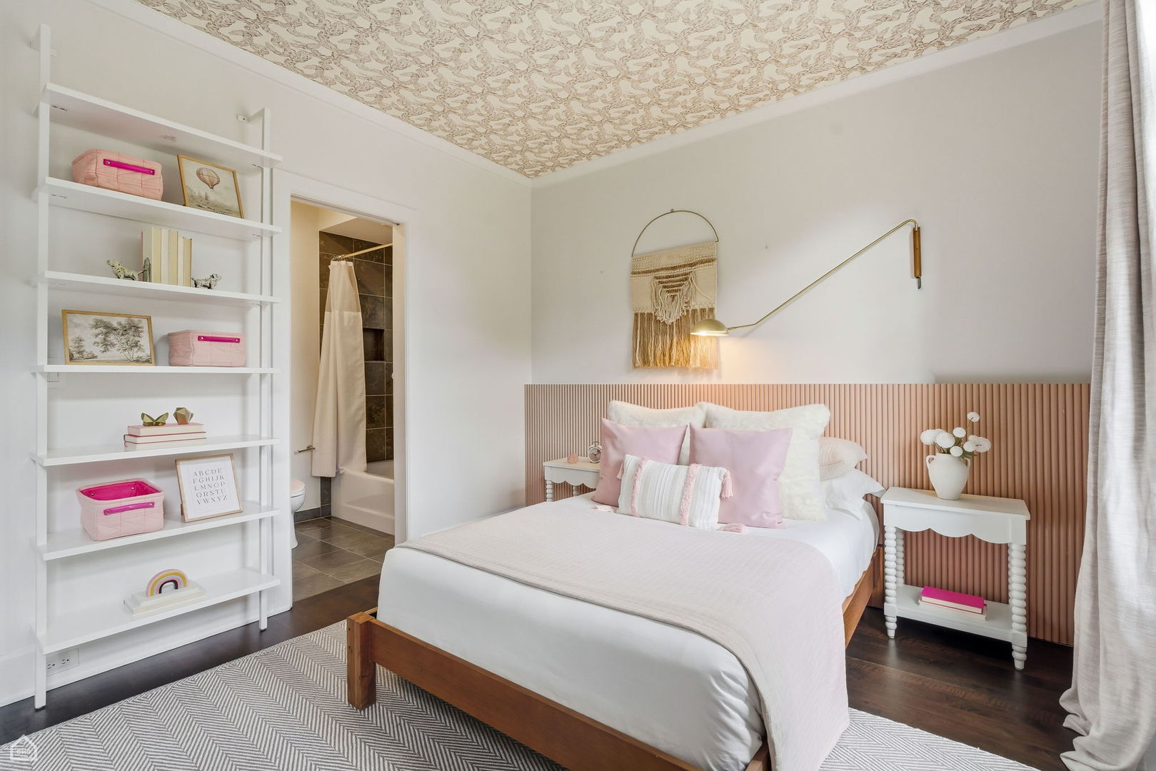 1838 N WOLCOTT Avenue