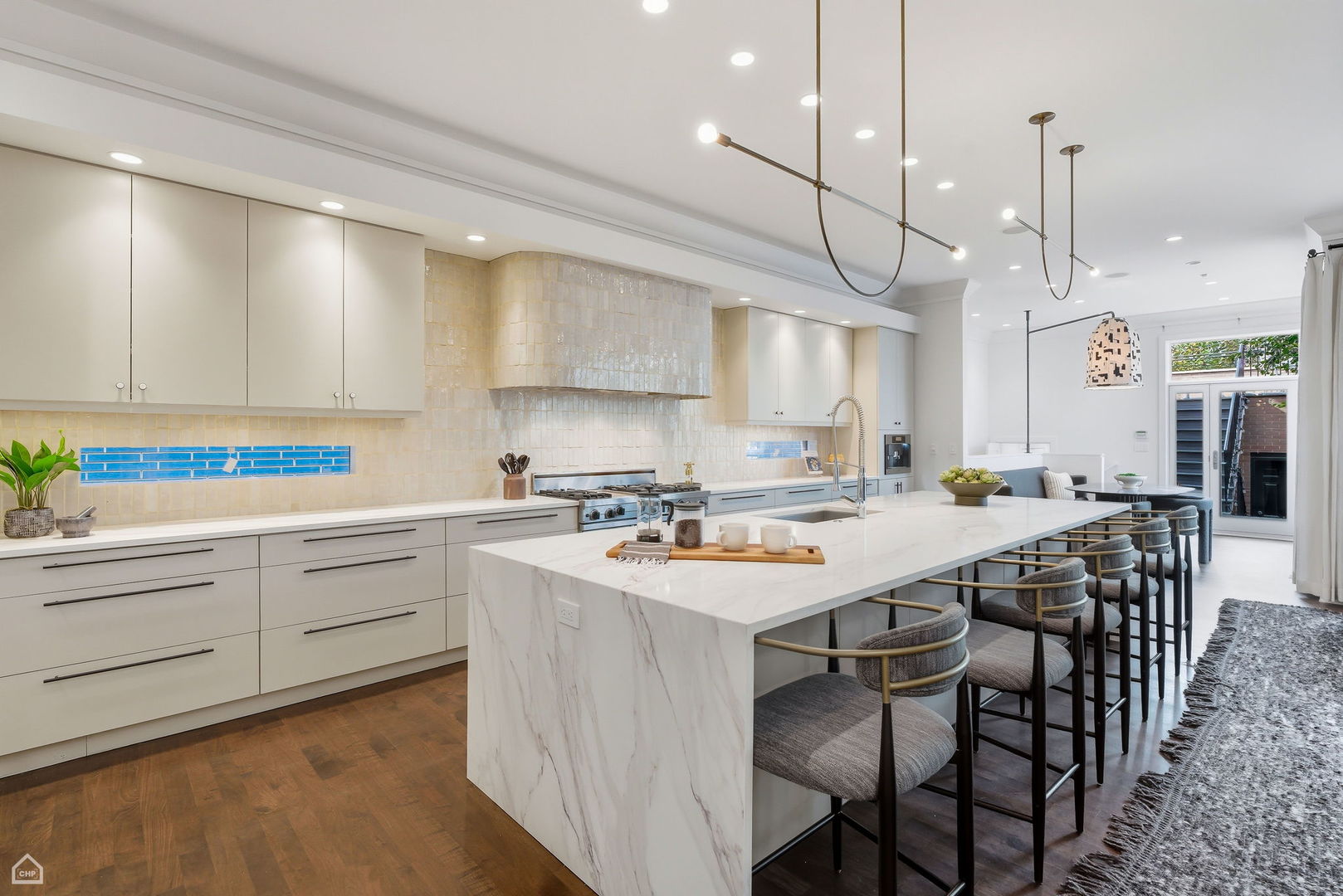 1838 N WOLCOTT Avenue