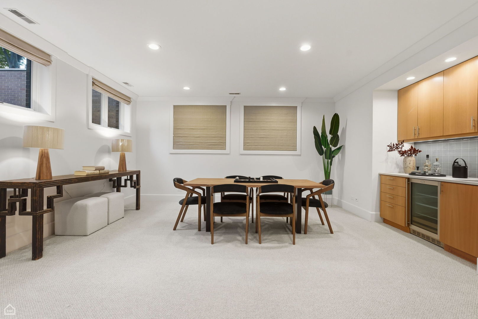 1838 N WOLCOTT Avenue