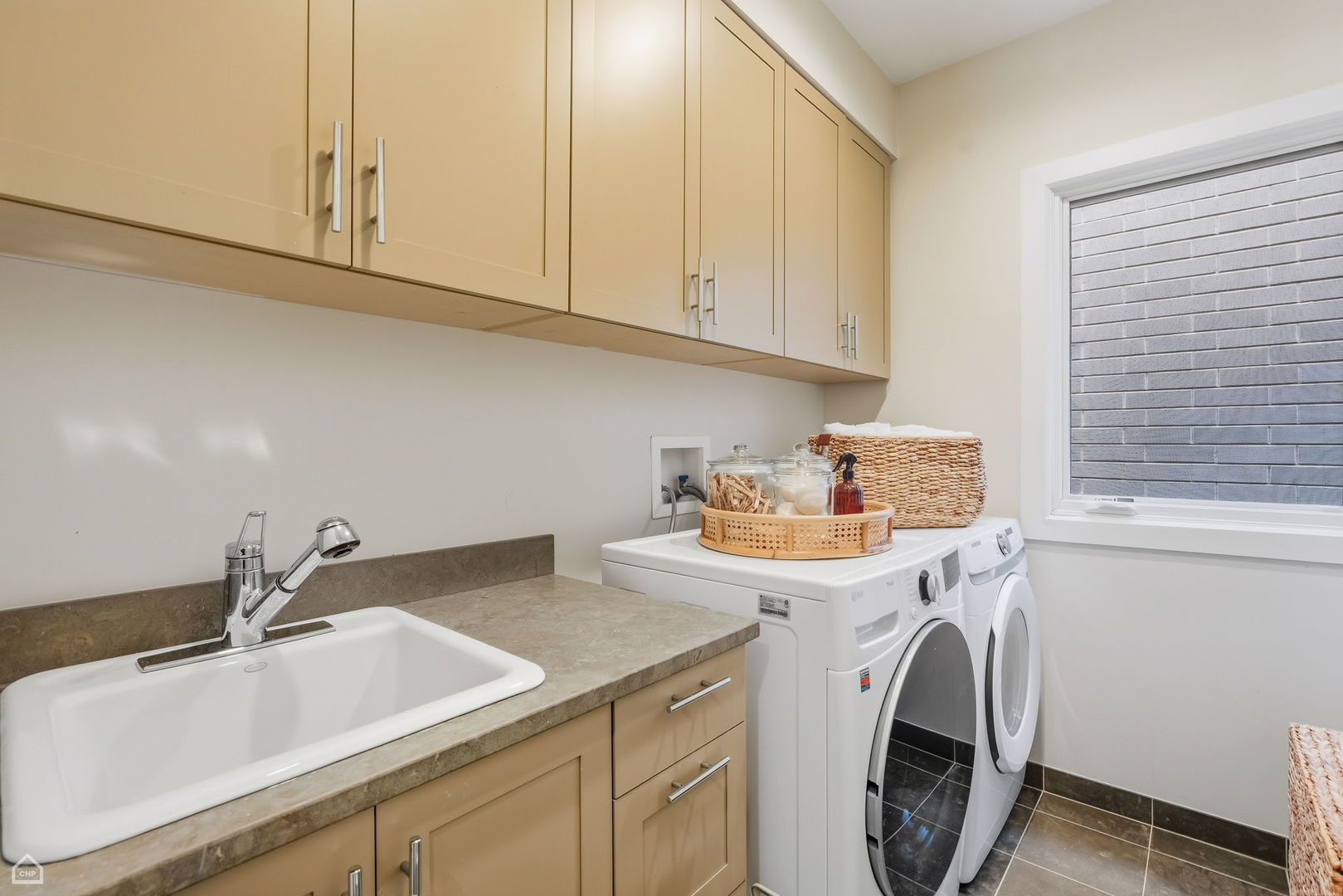 1838 N WOLCOTT Avenue