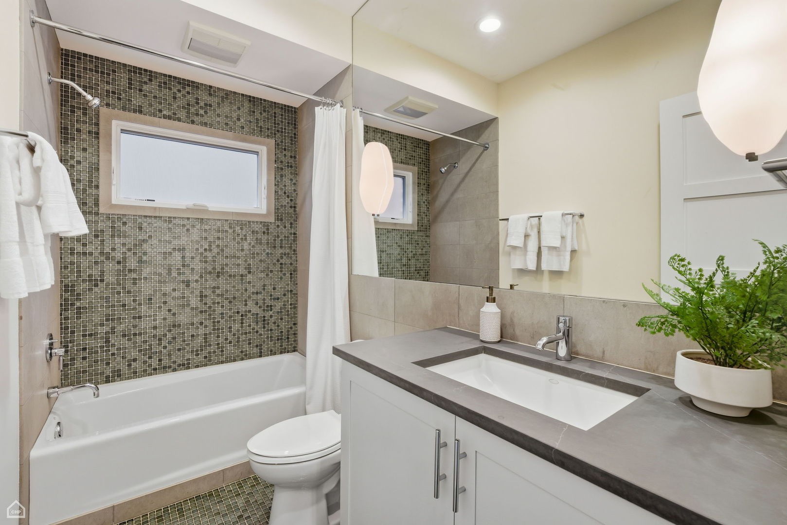 1838 N WOLCOTT Avenue